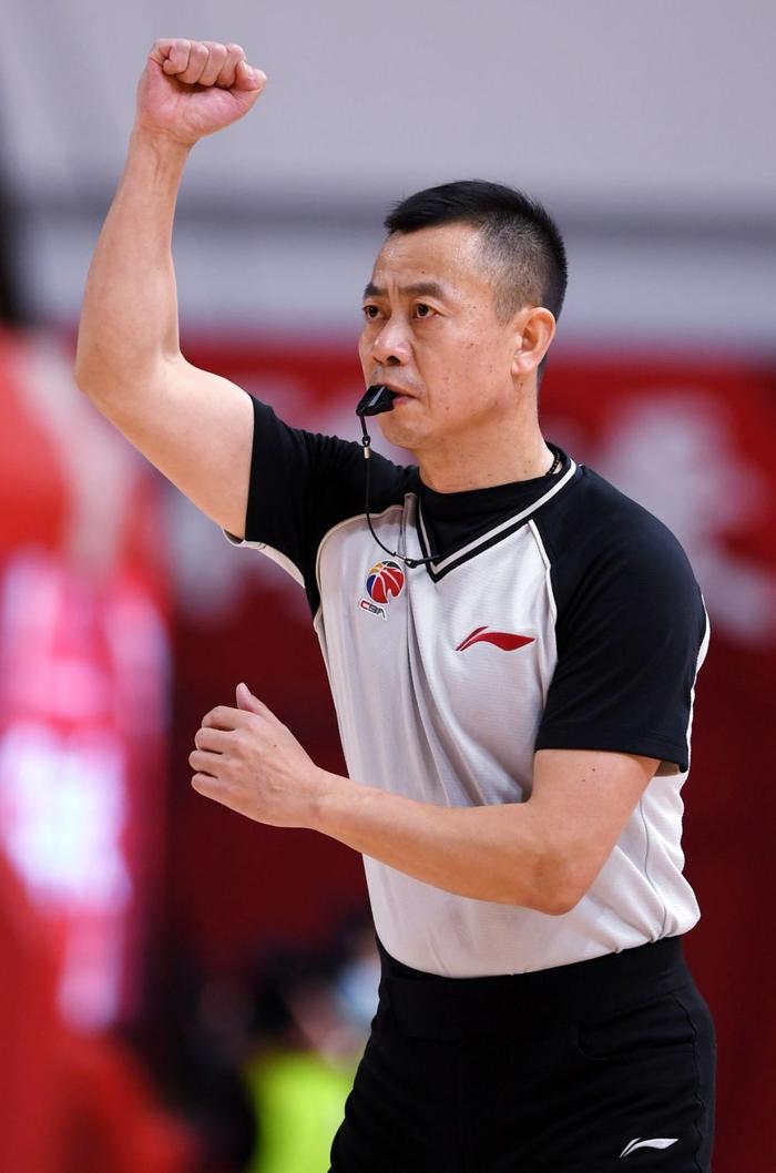 关中雄鹿队守住胜果姑苏雄鹿队,摩托车赛公开赛上演裁判判罚引热议!重拾自信的夜晚-九游体育