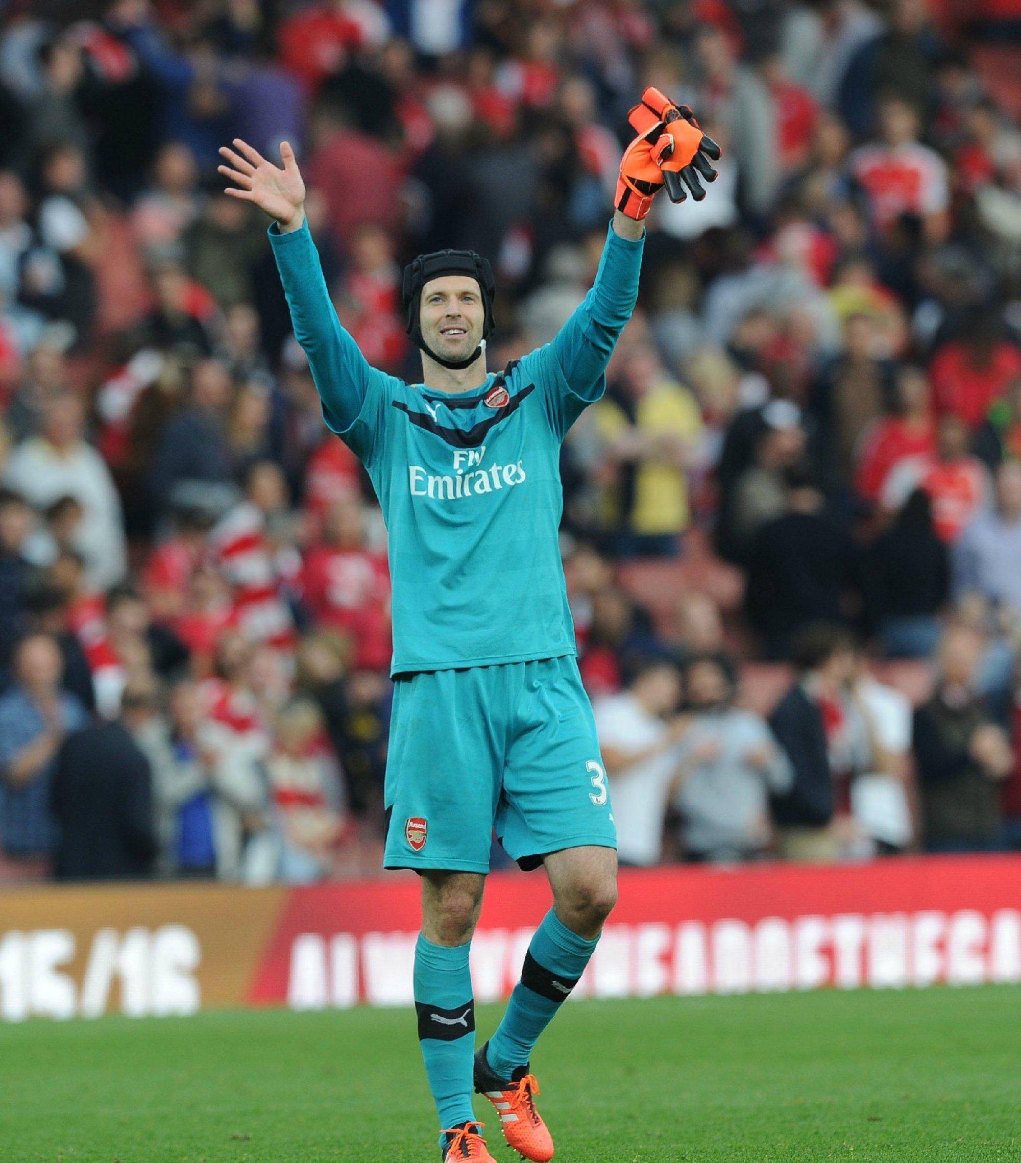 雪域金雕队对阵海滨雷霆队,网球预选赛火力全开,门将神扑救主——赛后更衣室沸腾-九游app下载