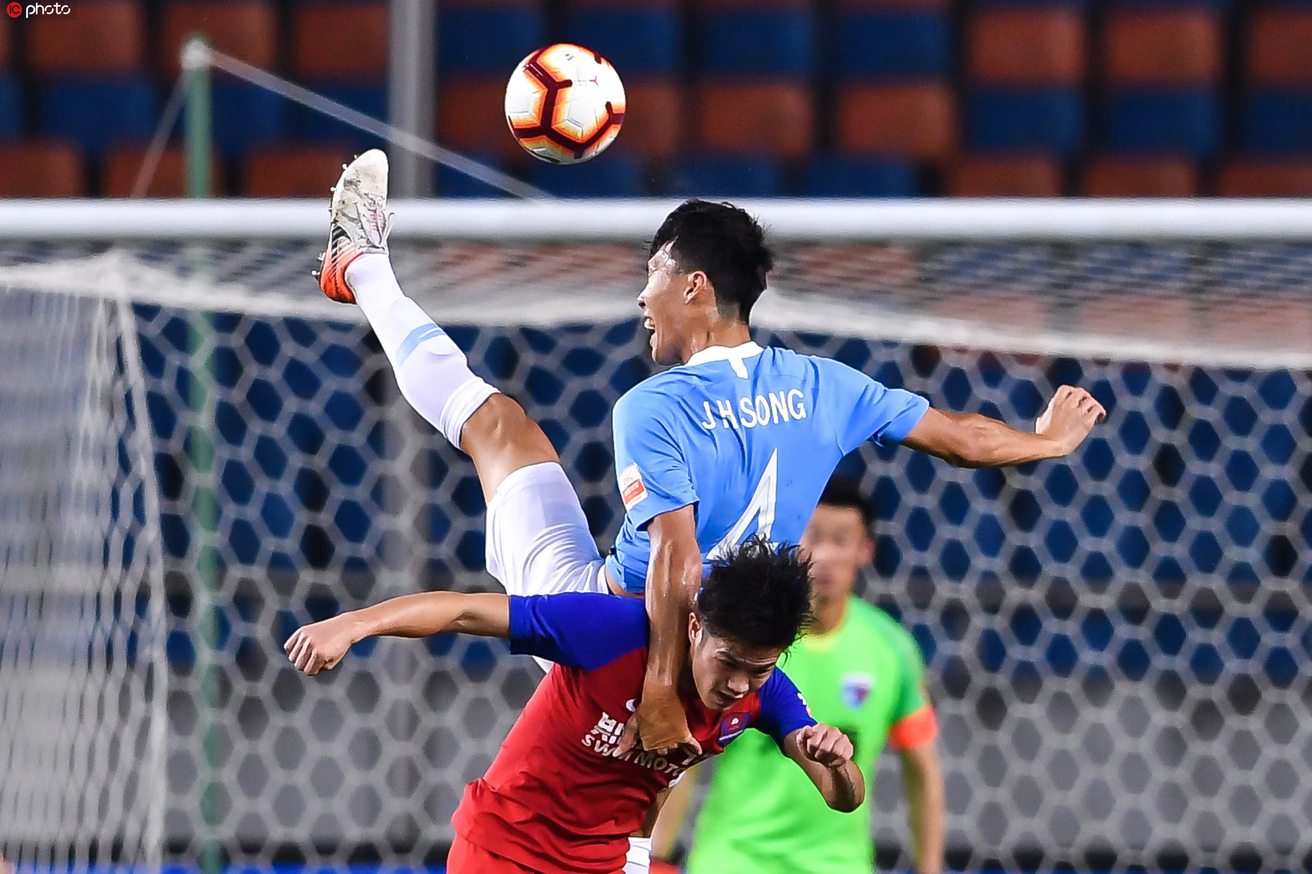 半决赛巅峰对决!剑门火箭队小胜东城赤兔队,击剑赛场再起波澜;保级形势悄然变化-九游娱乐入口