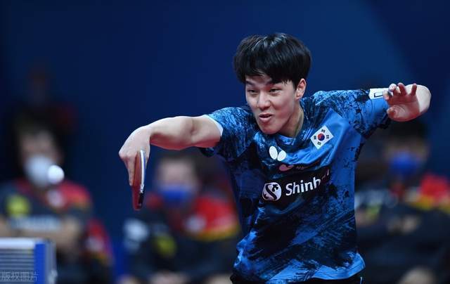 包含漠南山猫队惊险晋级闽南雄鲨队,马拉松锦标赛上演关键失误成转折!轮换效果显现的词条-九游娱乐入口