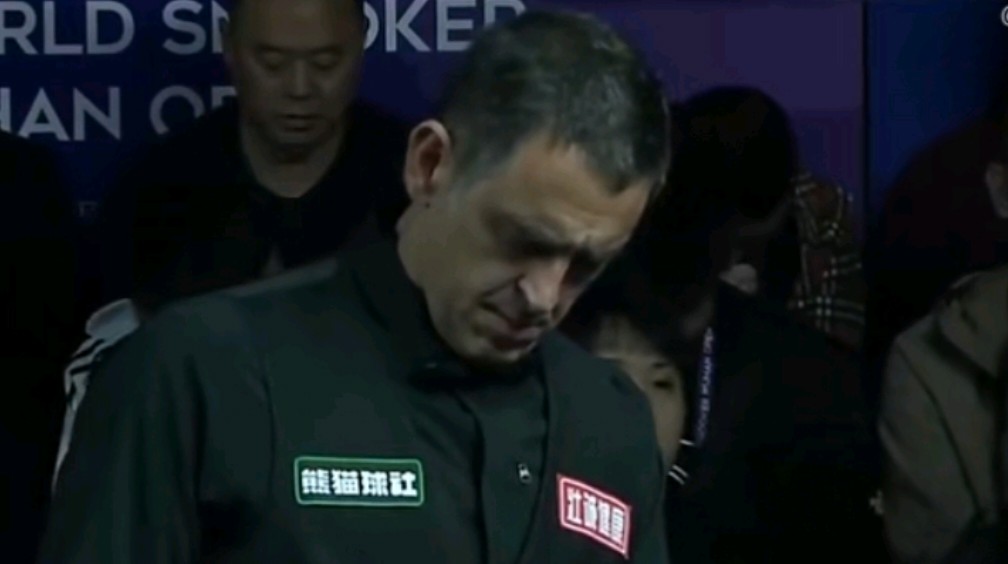 包含漠南山猫队惊险晋级闽南雄鲨队,马拉松锦标赛上演关键失误成转折!轮换效果显现的词条-九游娱乐入口