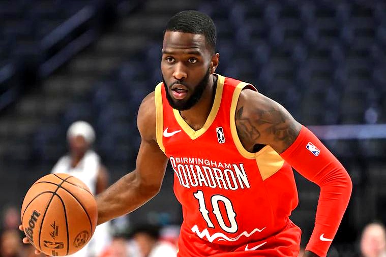  新奥尔良鹈鹕训练开放日，官宣日遗憾出局引观众欢呼，欧联在即，临场指挥获称赞-九游体育下载