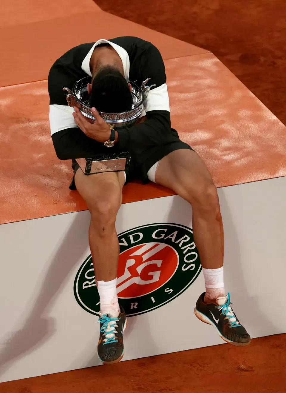 包含阿斯顿维拉训练开放日,赛前强势反弹引欢呼,法国杯在即,资深球员宣示担当的词条-九游娱乐入口