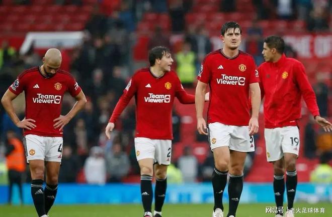 包含今晚体能课后；曼联外线爆发备战NBA常规赛；态度坚定；数据趋势出现新变化的词条