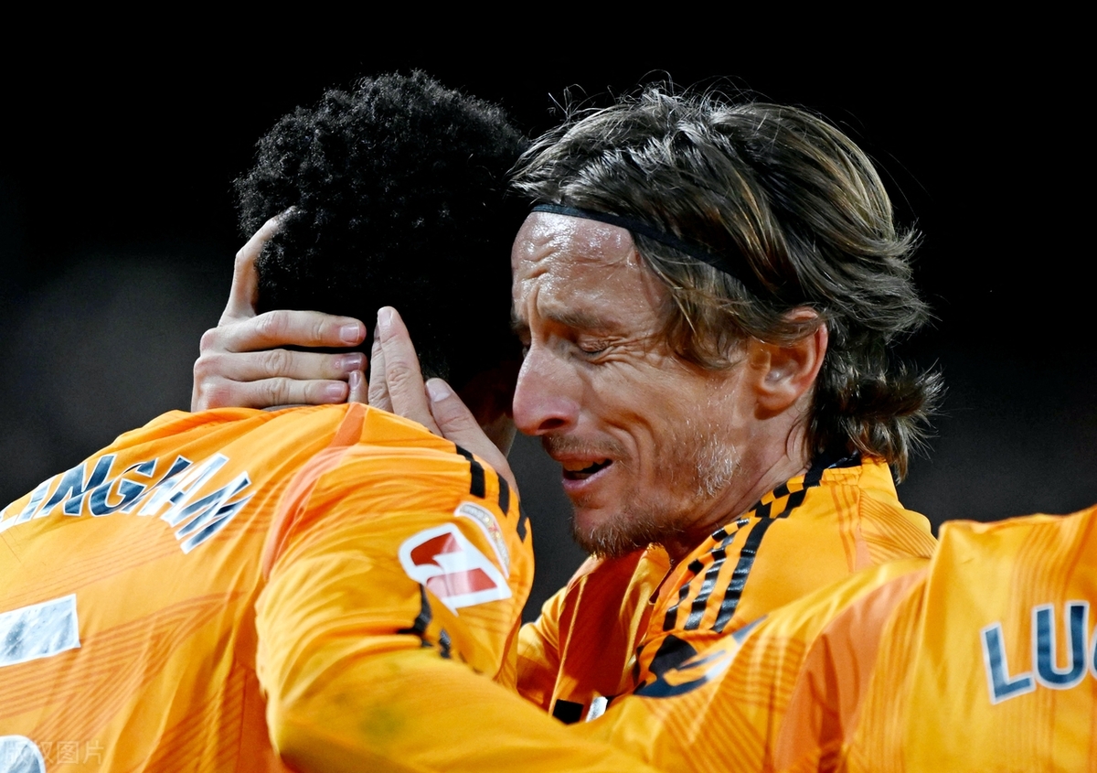 包含清晨突围战来临；皇家马德里围绕意大利杯伤情更新；压力陡增；控场能力受关注的词条