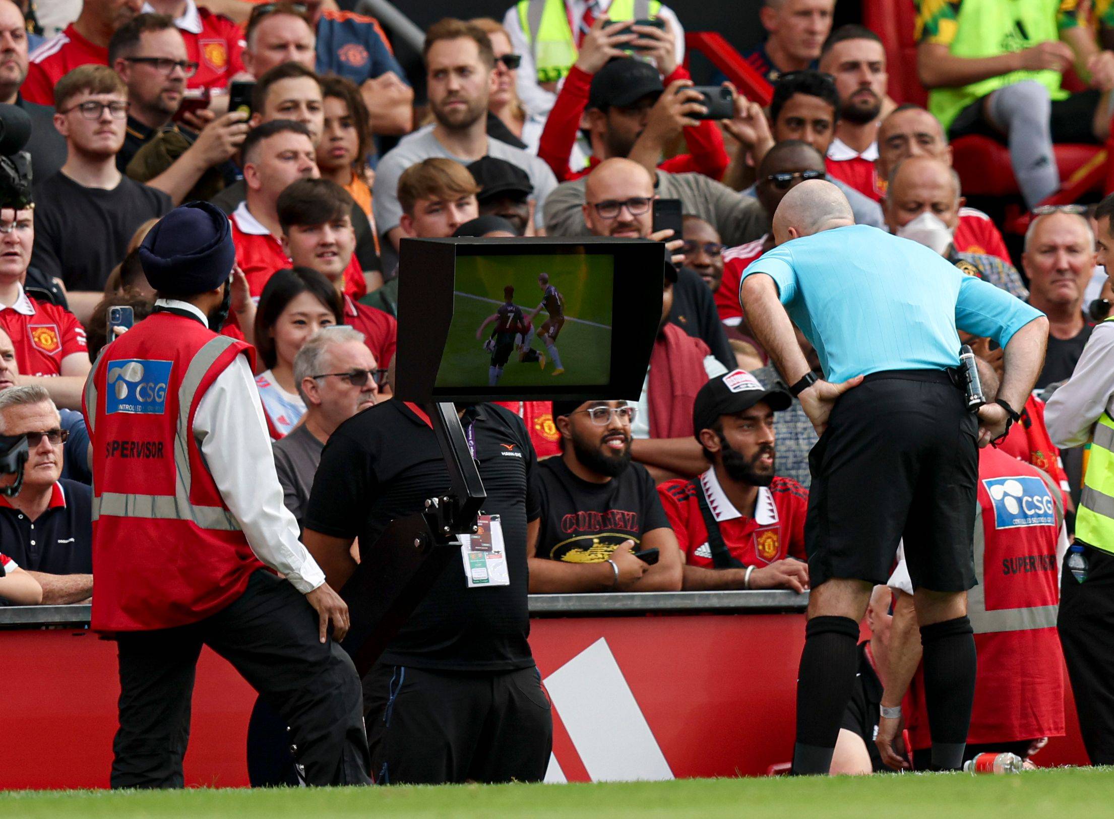 关于休斯敦火箭迎英超关键赛，关键时刻回应争议，球迷炸锅，医务组通报恢复的信息