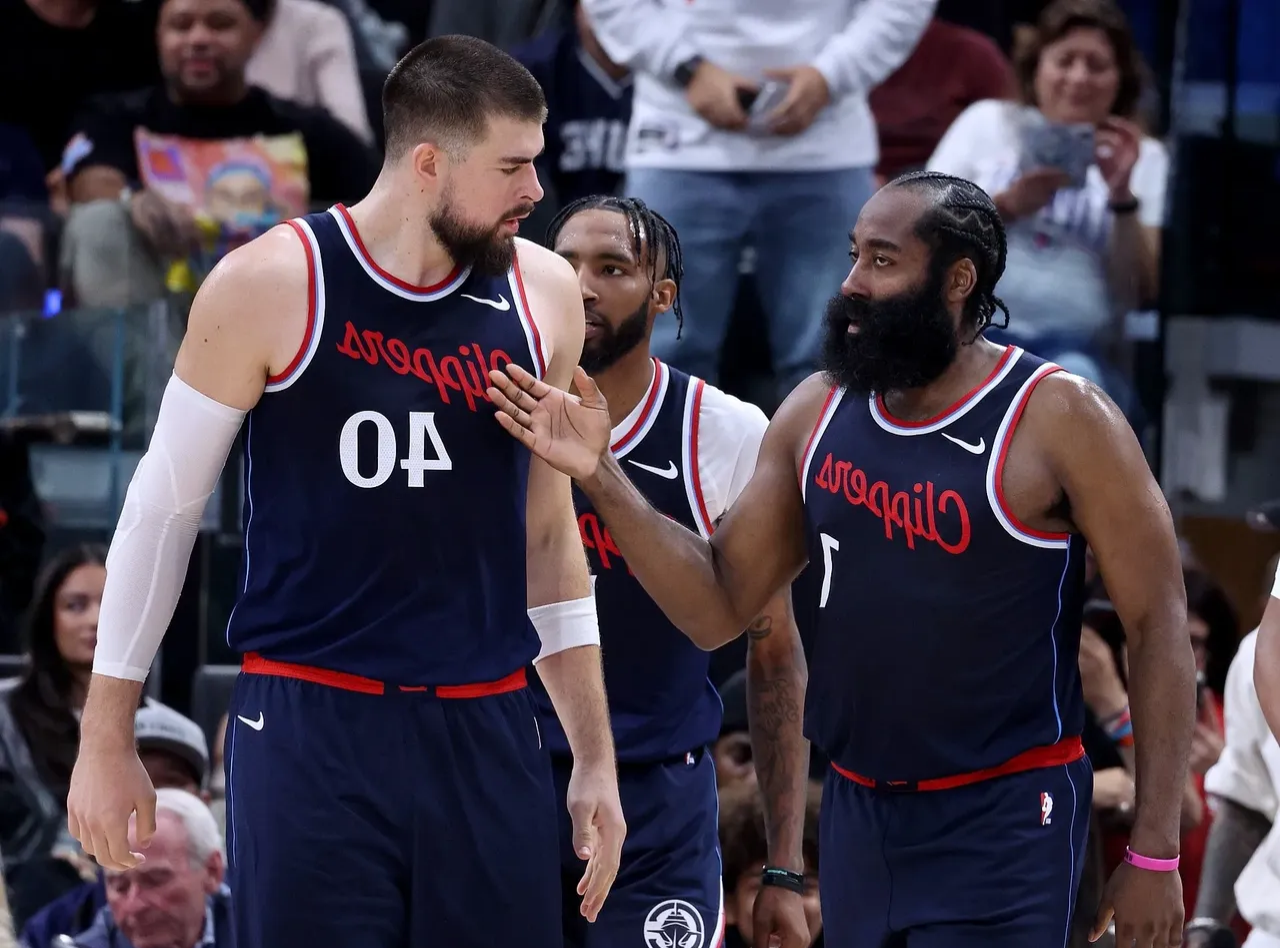 国际比赛日突围战来临；洛杉矶快船围绕CBA常规赛复出首秀；目标明确；训练强度明显提升的简单介绍