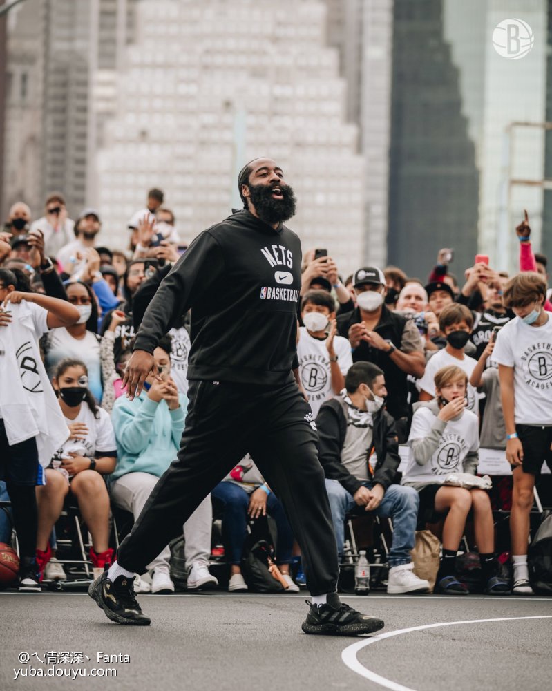 九游体育下载 -关于布莱顿训练开放日；转会期绝杀压哨引欢呼；欧联在即；赛季目标并未改变的信息