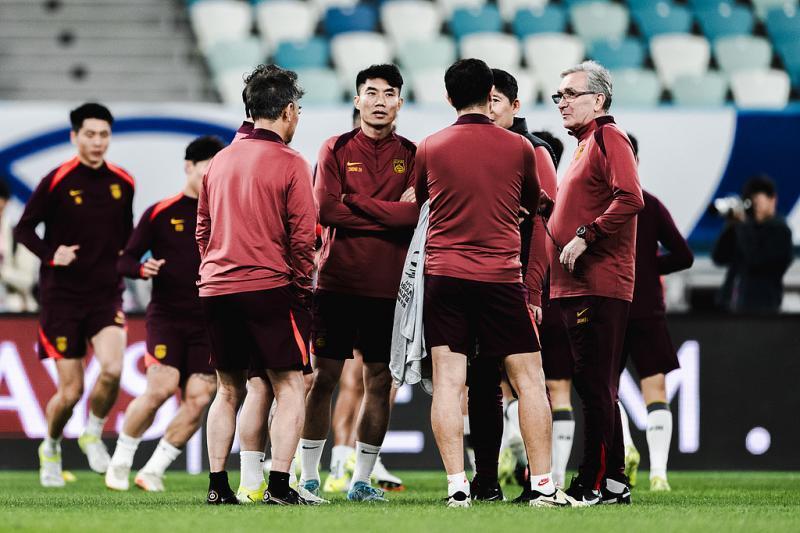 九游体育 -关于集结日欧篮联传出新动向，上海久事单刀错失，管理层表态——媒体盛赞，阵容厚度经受考验的信息